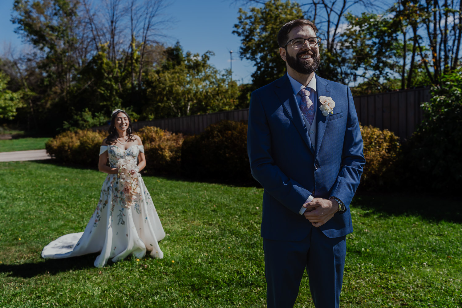 First look des mariés au jardin